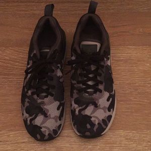 camo Nike Air’s